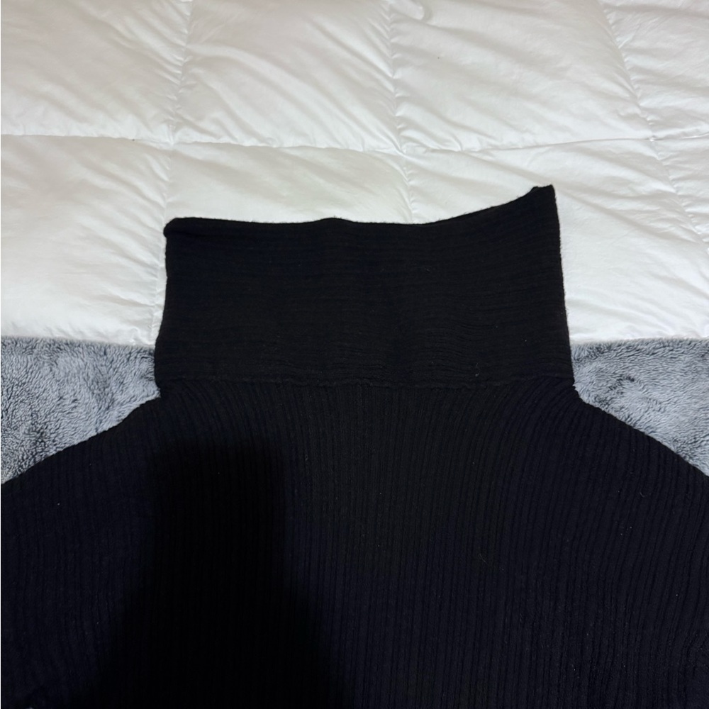 Off-Shoulder Black Ribbed Sweater - Picture 6 of 6